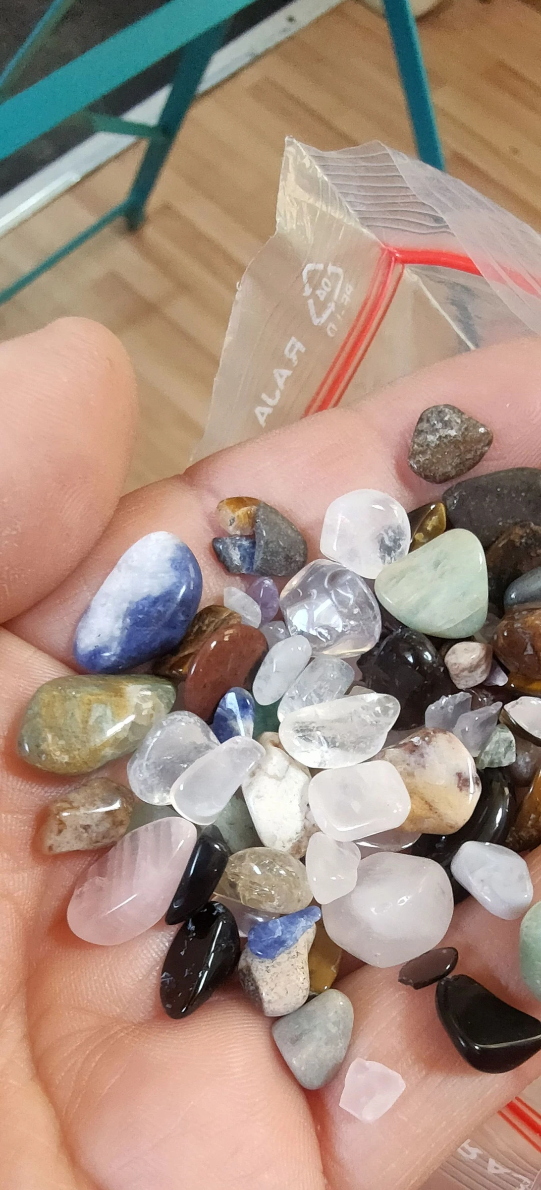 Mini stone cauldron – photo 3